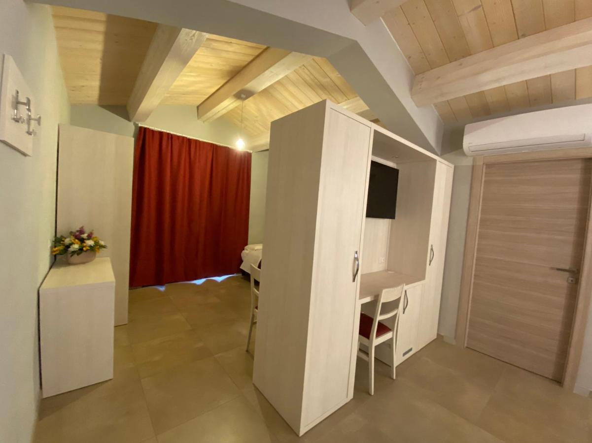 Il Villino Agriturismo B&B Belforte del Chienti Bagian luar foto