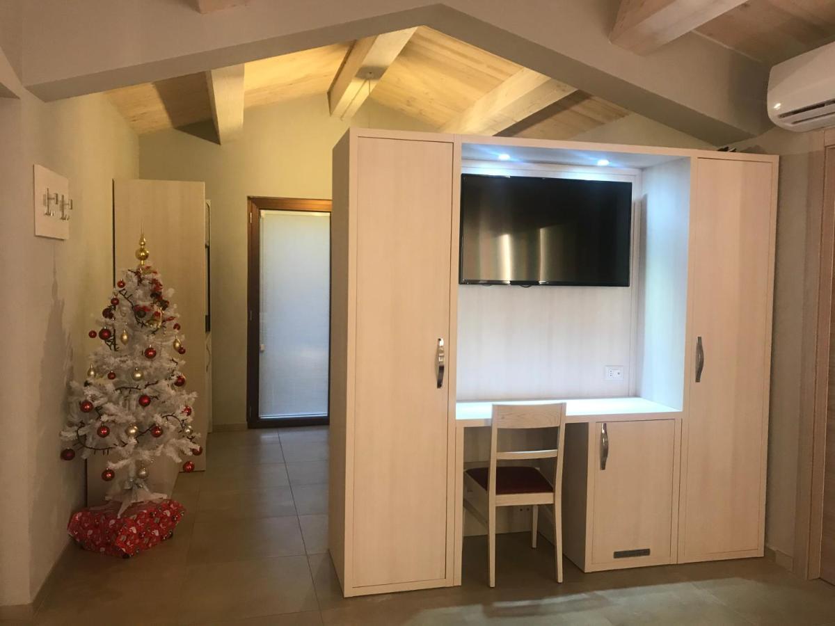 Il Villino Agriturismo B&B Belforte del Chienti Bagian luar foto
