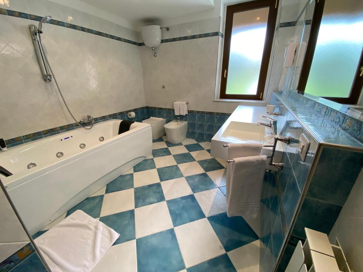 Il Villino Agriturismo B&B Belforte del Chienti Bagian luar foto