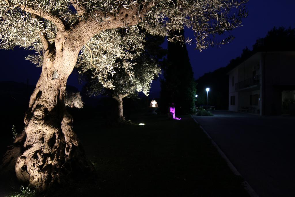 Il Villino Agriturismo B&B Belforte del Chienti Bagian luar foto