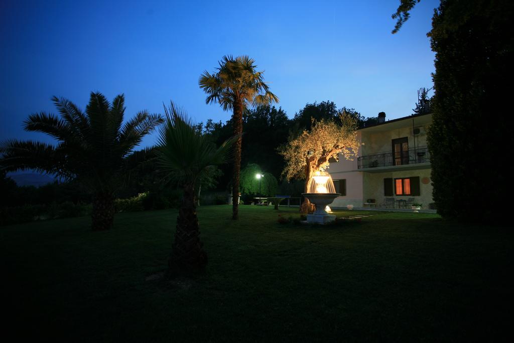 Il Villino Agriturismo B&B Belforte del Chienti Bagian luar foto