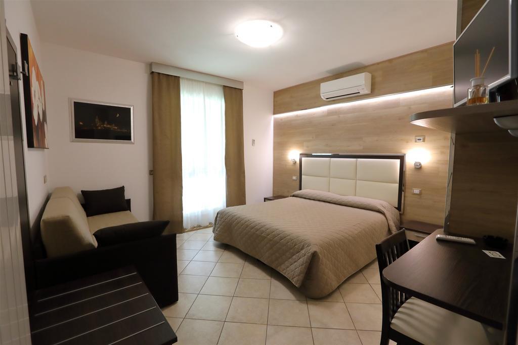 Il Villino Agriturismo B&B Belforte del Chienti Bagian luar foto