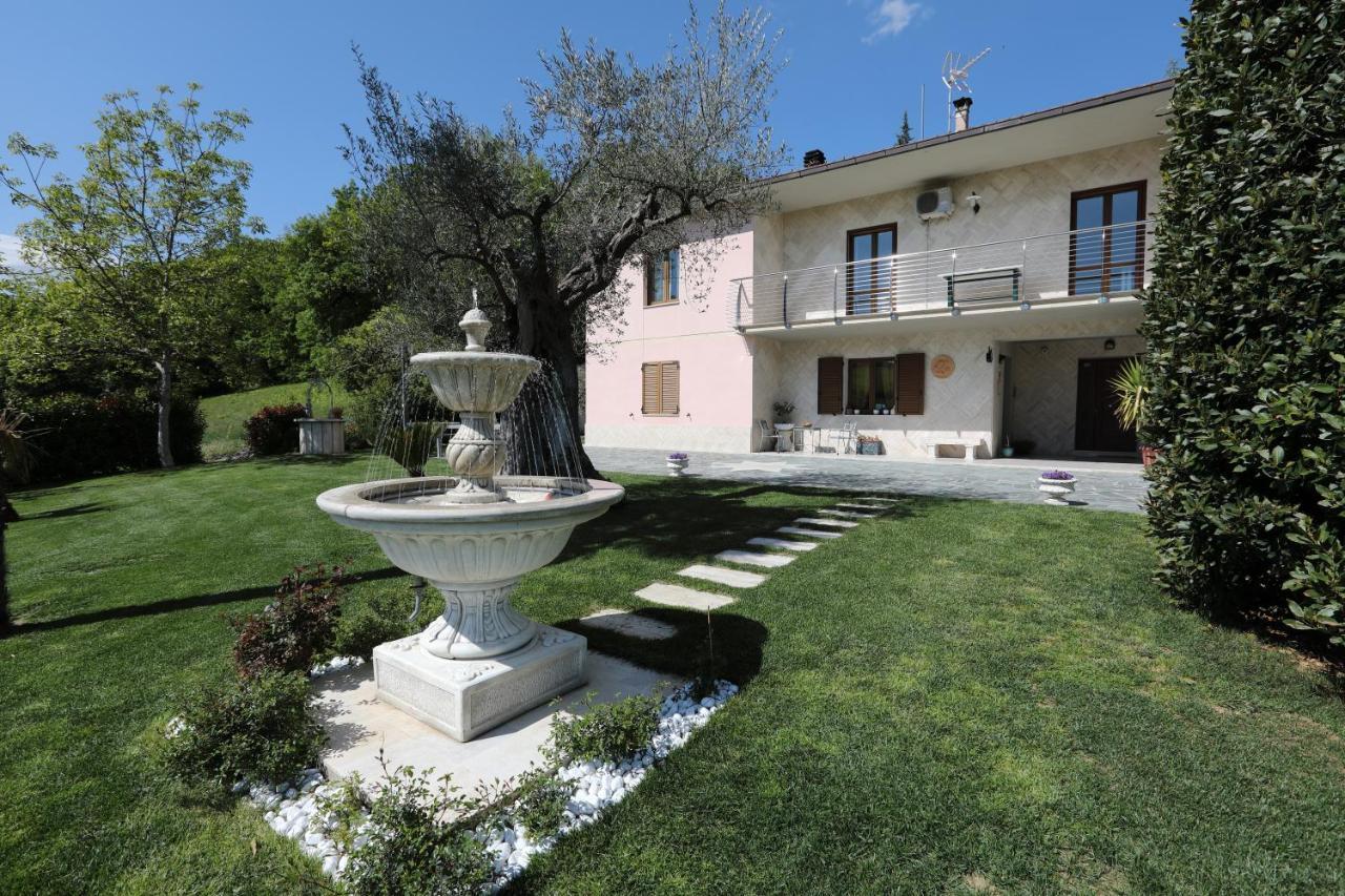 Il Villino Agriturismo B&B Belforte del Chienti Bagian luar foto