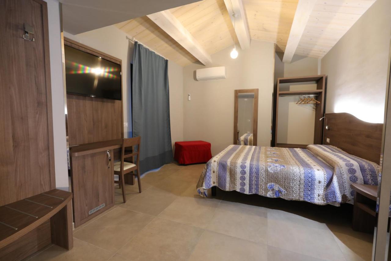 Il Villino Agriturismo B&B Belforte del Chienti Bagian luar foto